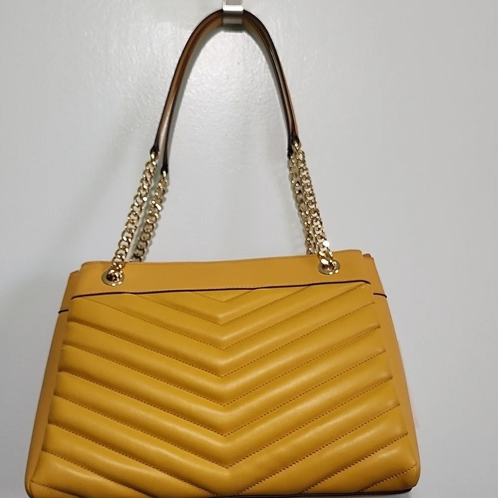 🌷🪻MICHAEL KORS Whitney Golden Rod Shoulder Tote NWT - Picture 4 of 7
